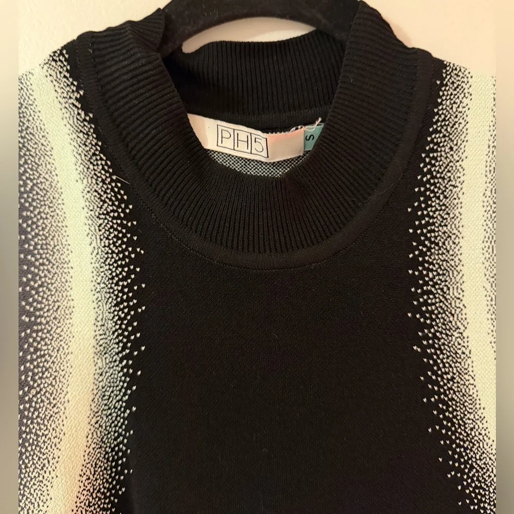 PH5 Wavy Asymmetrical Dress in Black & White - Picture 3 of 6